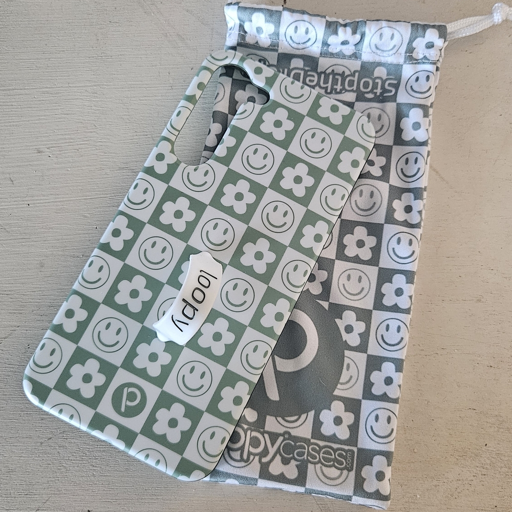 Loopy Case Green and White Smiley Flower Phone Case Samsung S23+